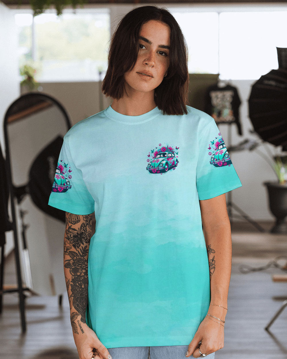 I am the Free Spirit that Roams the Open Road Hippie Car with Peace Sign AOP Shirts _9_ l5eKq