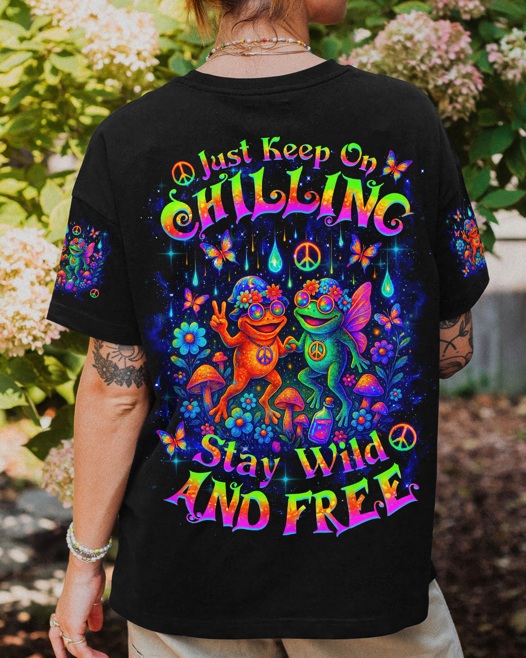 Just Keep On Chilling Stay Wild and Free Fun Frog Colorful Summer AOP Shirts _1_ wjikG