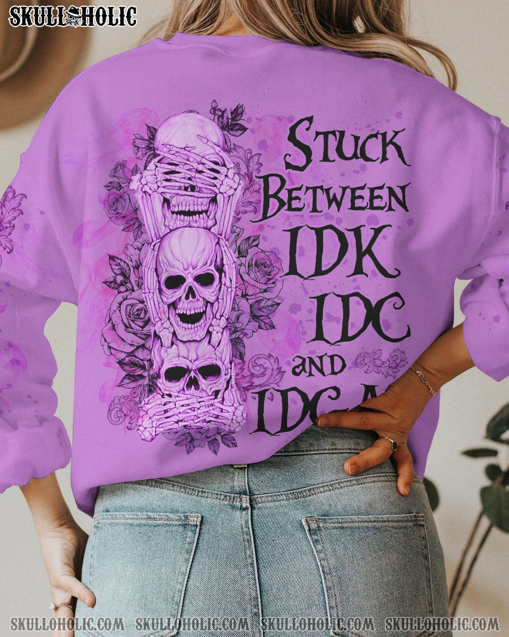 Stuck Between IDK IDC and IDGAF Funny Skull Gothic Quote Graphic AOP Shi _3_ 2CqbH