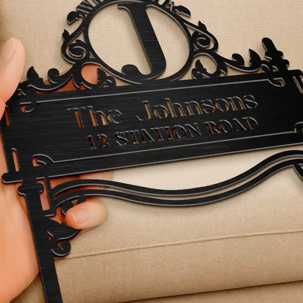 WelcomeFamilyNameMonogram PersonalizedMetalGardenStake Mk2
