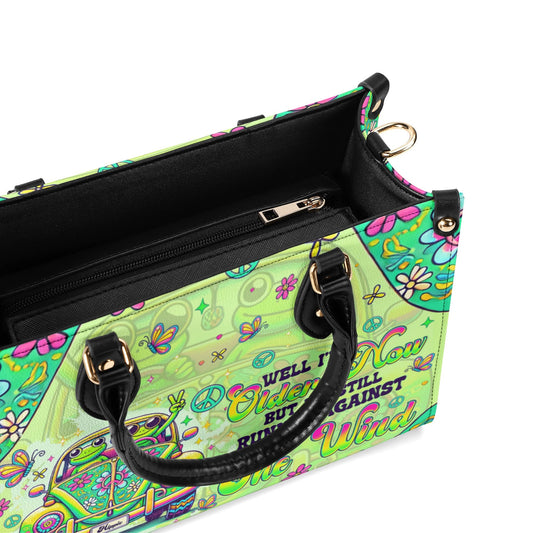 Older Now But Still Running Against The Wind Retro VW Couple Frog Hippie Leather Bag _10_ zbOrU